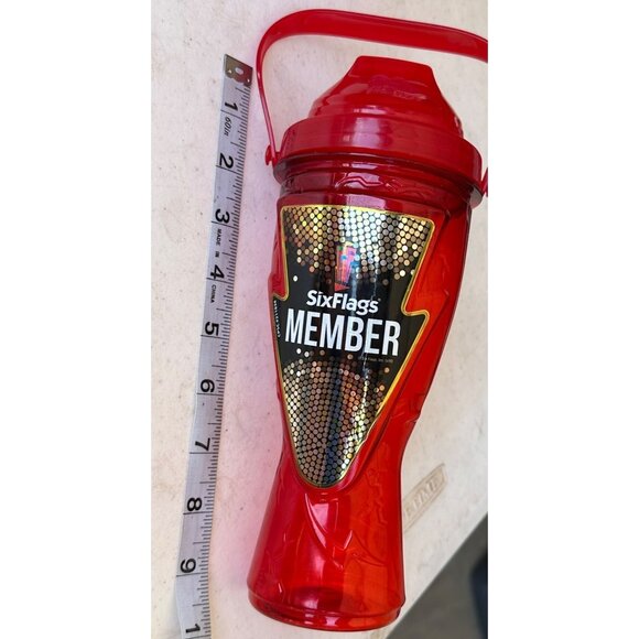 Set of 3 Go Big Go Six Flags Member Red 18-20 oz. Plastic Tumblers w/Top Handle - Picture 5 of 13